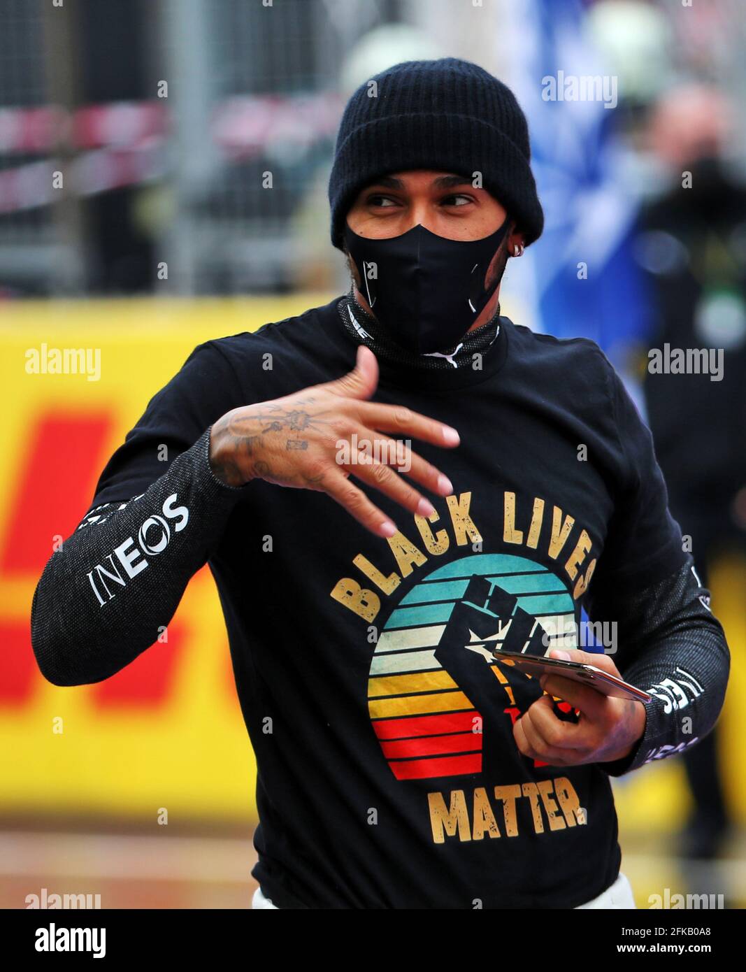 File foto datata 15-11-2020 di Lewis Hamilton prima del Gran Premio Turco con una maglietta Black Lives Matter. Data di emissione: Venerdì 30 aprile 2021. Foto Stock