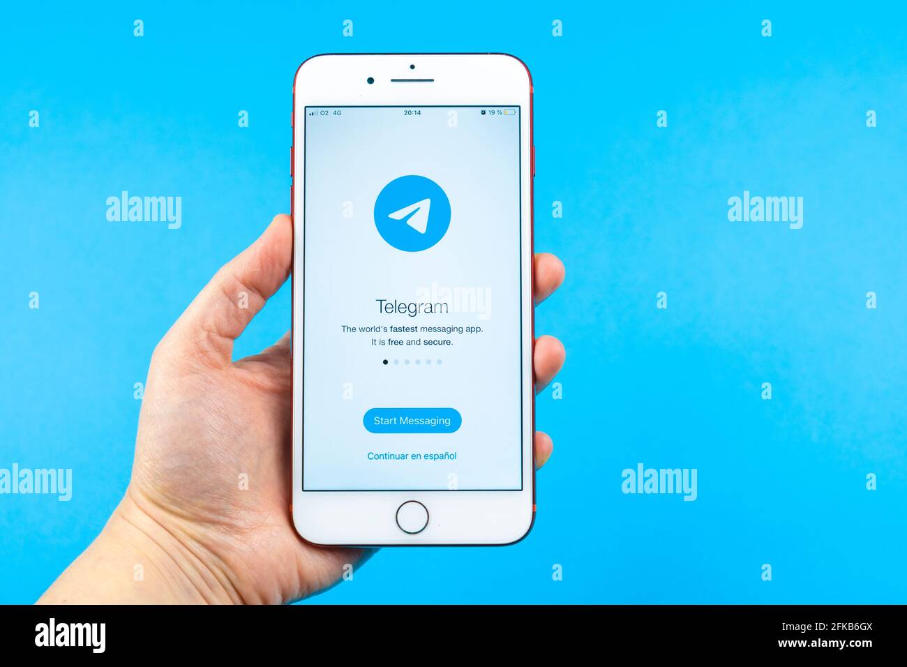 Spagna. 30,04,2021. Icona dell'applicazione telegramma nella schermata di primo piano di Apple iPhone 7. Icona dell'app telegramma. Telegramma è un social network online. Sociale Foto Stock