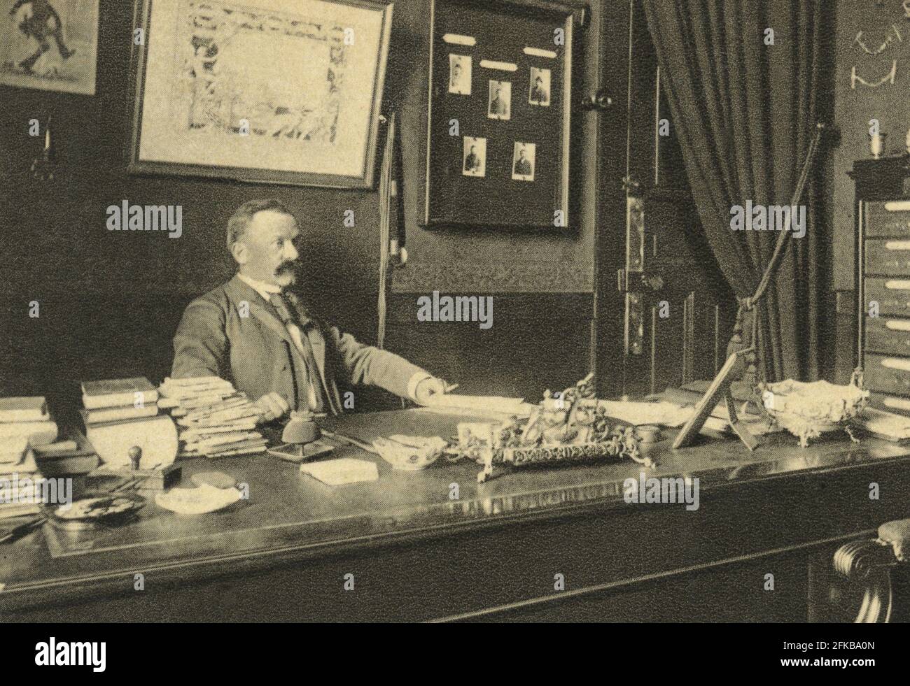 Jean-Marie Goron, noto capo della sicurezza generale francese, che ha creato un Gabinetto di investigatori privati nel 1896, ed è stato il primo ad acquisire legami significativi con l'Europa. Si occupò dei clamorosi affari politici di Panama e Wilson. Fotografia del 1895. Foto Stock