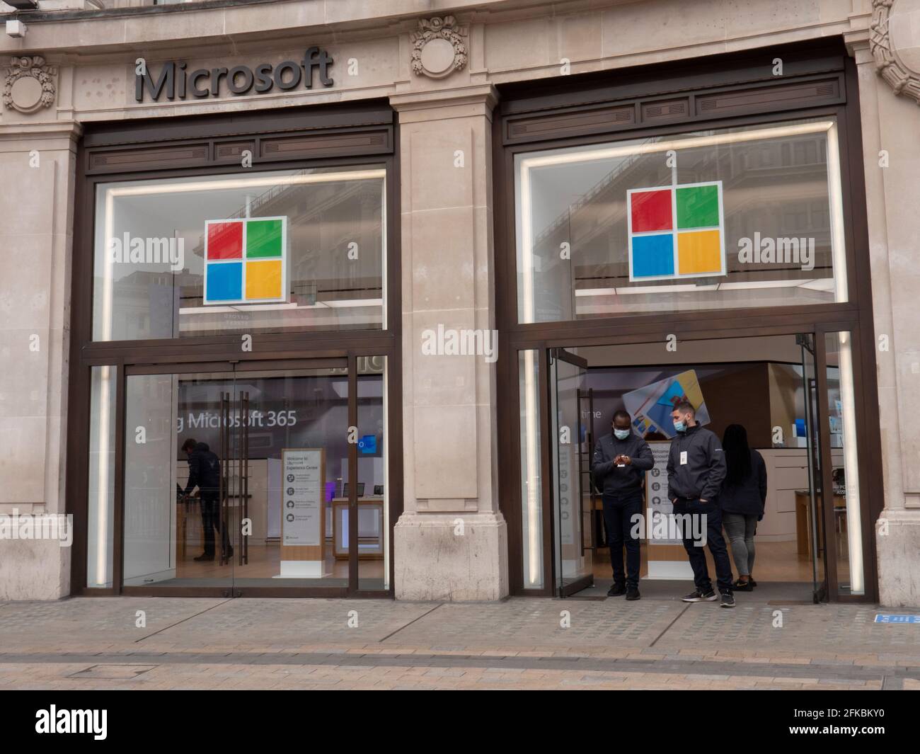 Microsoft store Oxford Circus London, durante Covid-19, pandemia di Coronavirus nel Regno Unito Foto Stock