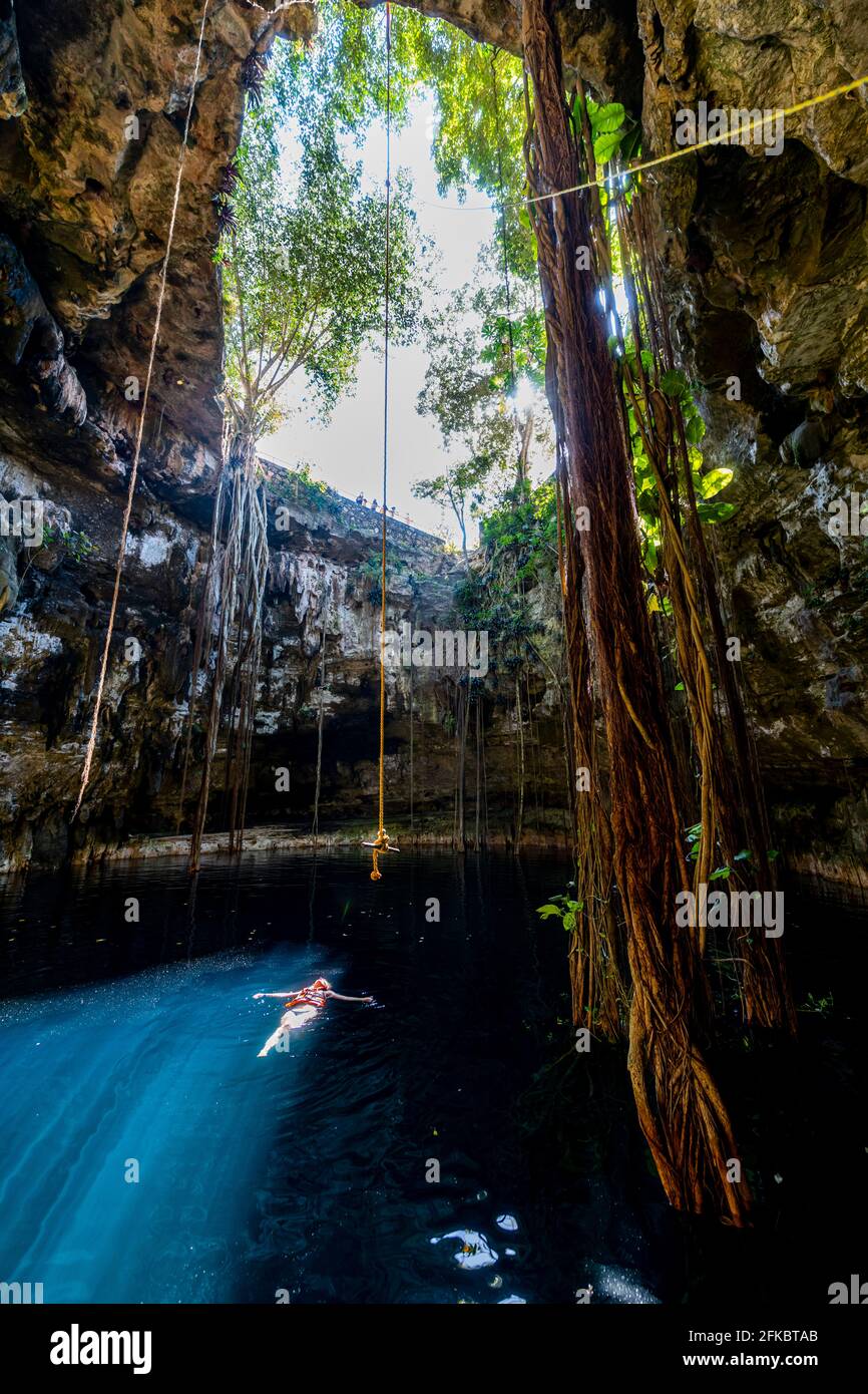 Cenote Oxmal, Valladolid, Yucatan, Messico, Nord America Foto Stock