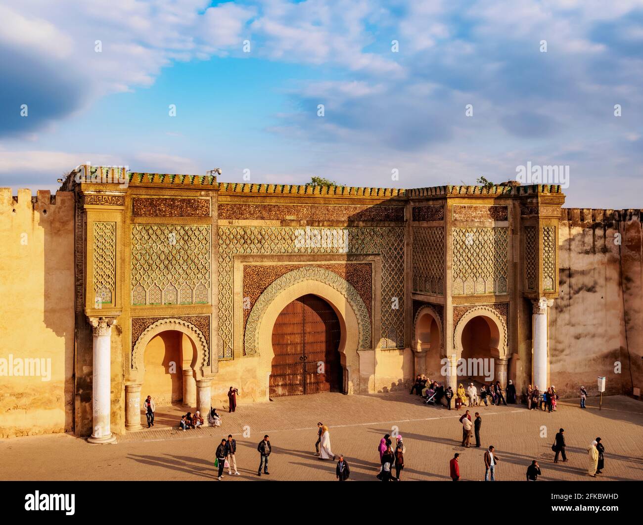 Bab Mansur (Bab Mansour), porta della vecchia Medina, patrimonio dell'umanità dell'UNESCO, vista elevata, Meknes, Fez-Meknes Regione, Marocco, Nord Africa, Africa Foto Stock