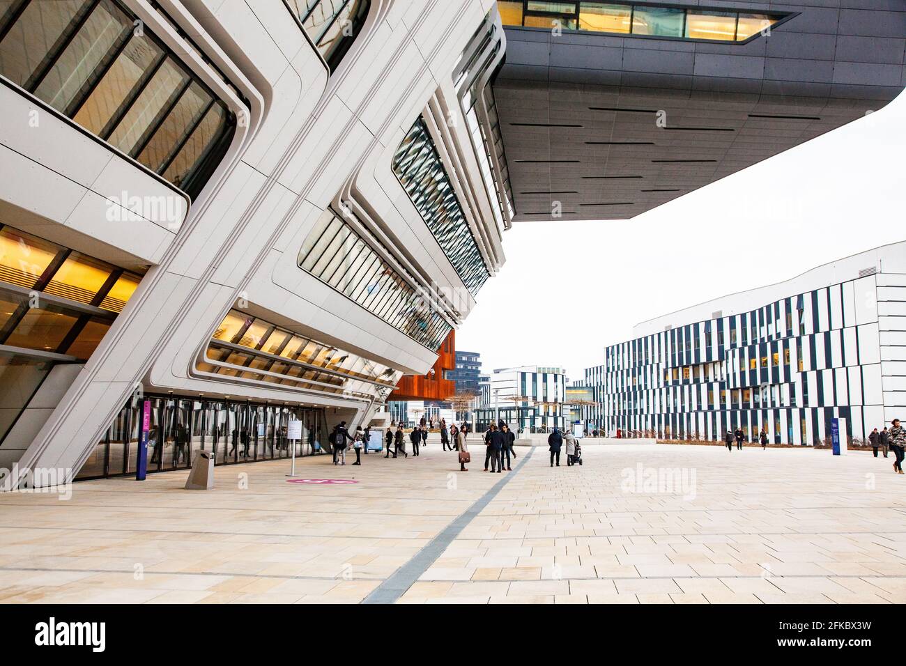 Biblioteca e Centro di apprendimento dell'architetto Zaha Hadid, Università di Economia e Commercio di Vienna (Wirtschaftsuniversitat Wien), Vienna, Austria Foto Stock