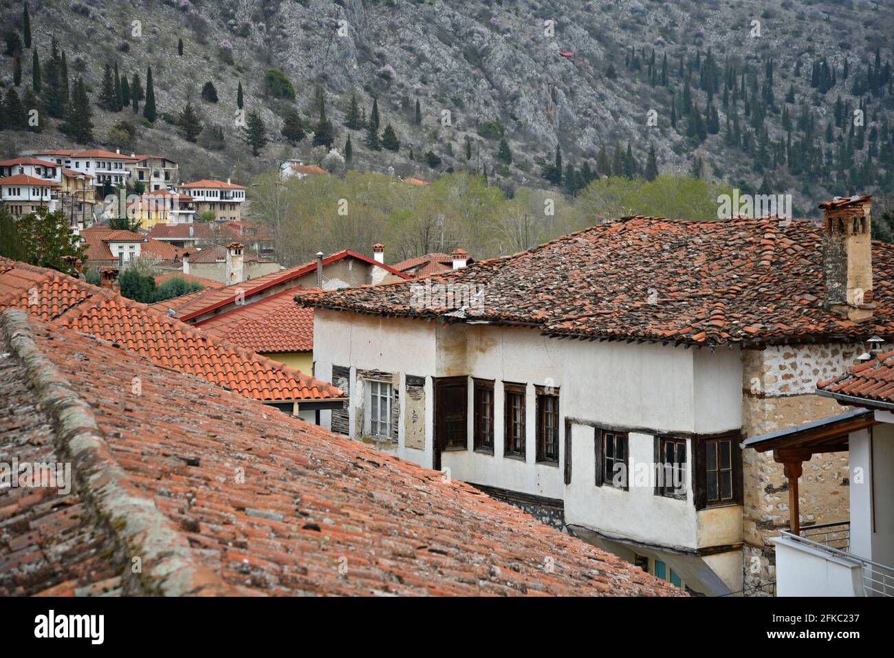 Tradizionale Macedone - palazzo in stile ottomano nel quartiere multietnico di Doltsó nella città vecchia di Kastoria, nella Macedonia occidentale, Grecia. Foto Stock