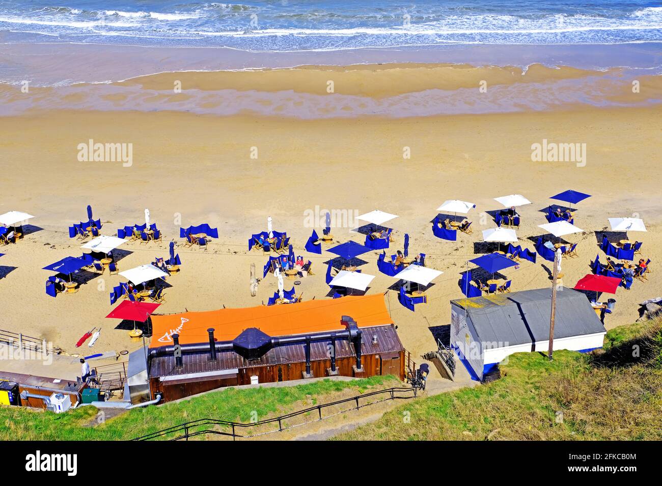 Rileys Fish Shack e i clienti King Edwards Bay Tynemouth Foto Stock