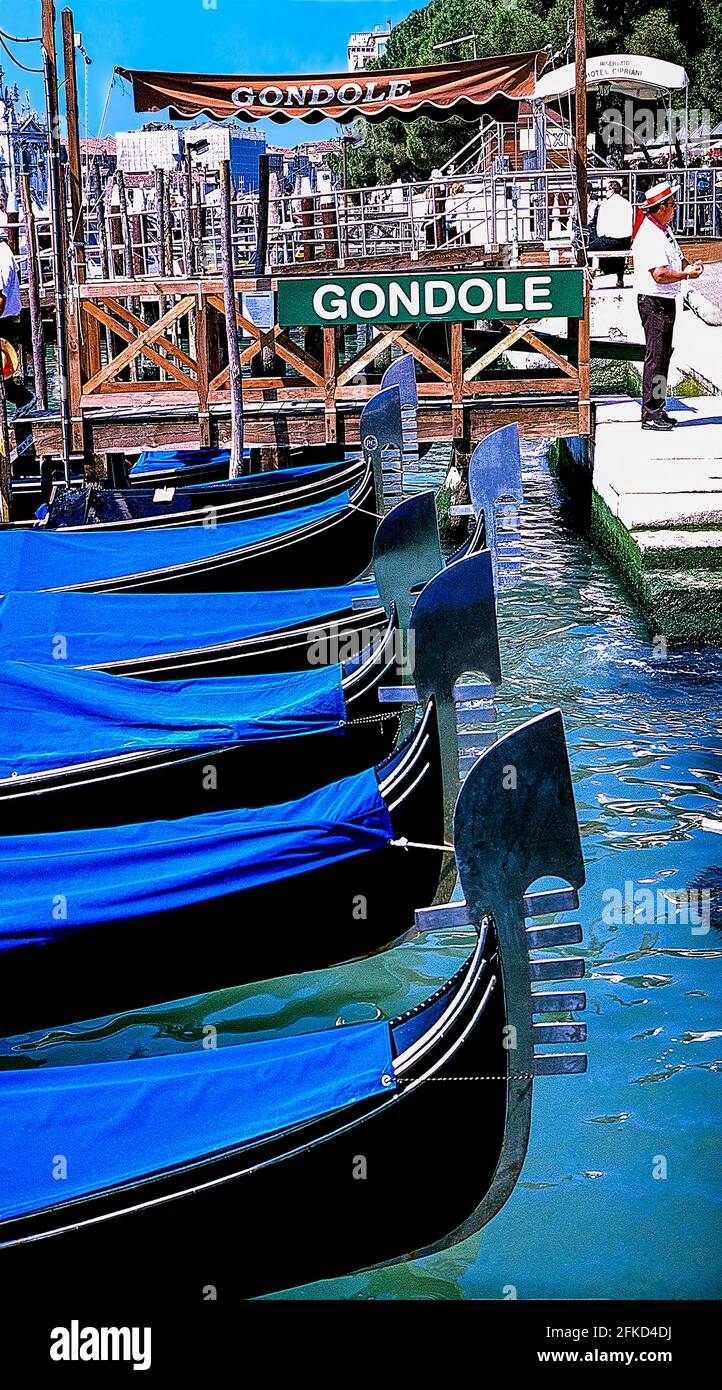 Stazione della gondola vicino all'Hotel Cipriani a Venezia Foto Stock
