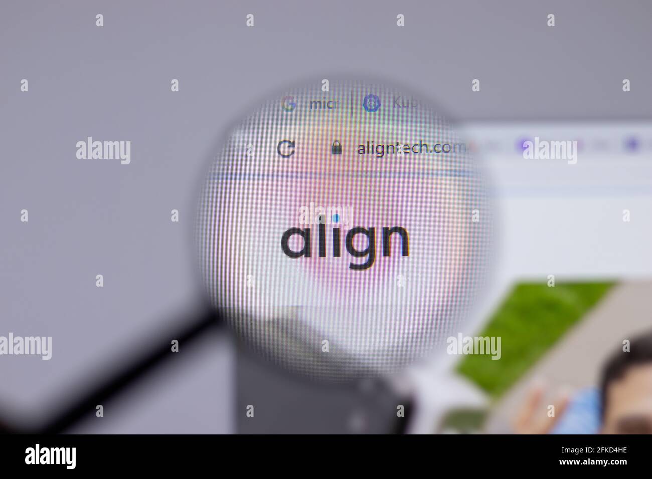 New York, USA - 26 aprile 2021: Primo piano del logo della società Align Technology sulla pagina del sito Web, Editoriale illustrativo Foto Stock