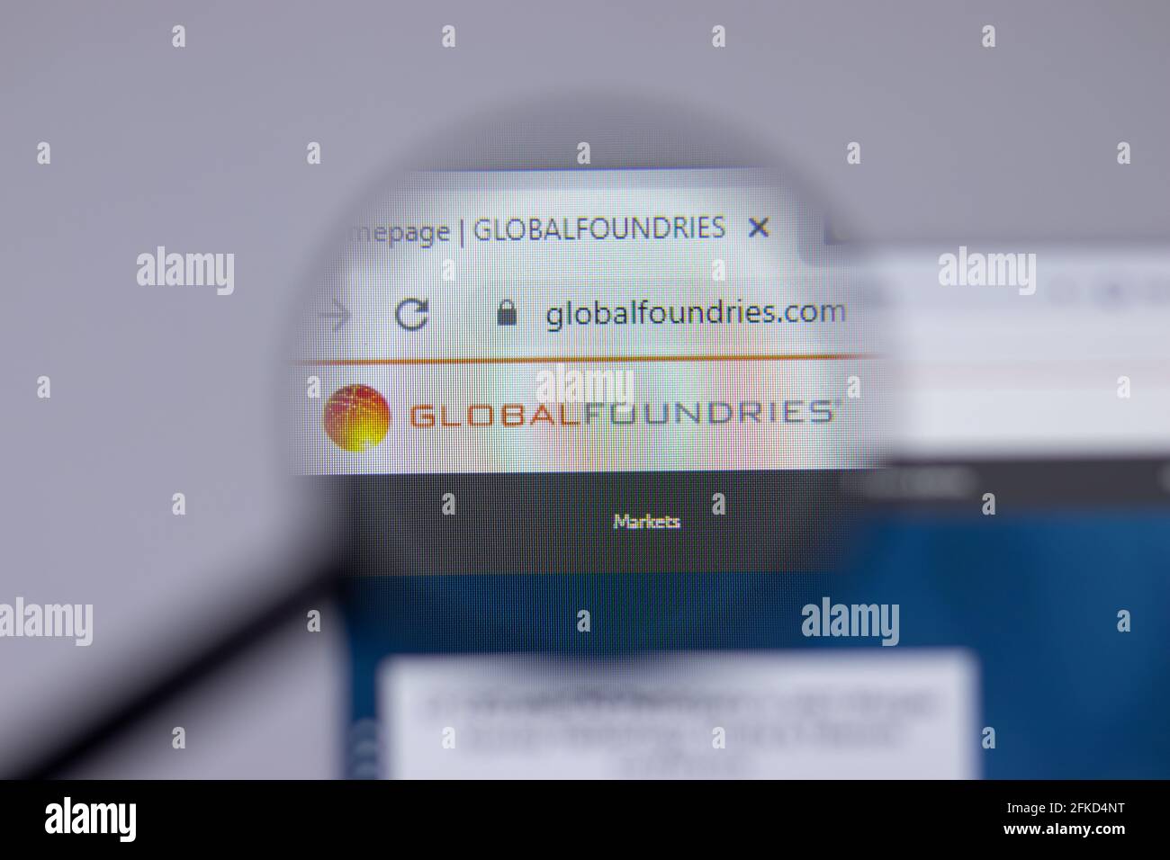 New York, USA - 26 Aprile 2021: Primo piano del logo aziendale Global Foundries sulla pagina del sito, Editoriale illustrativo Foto Stock