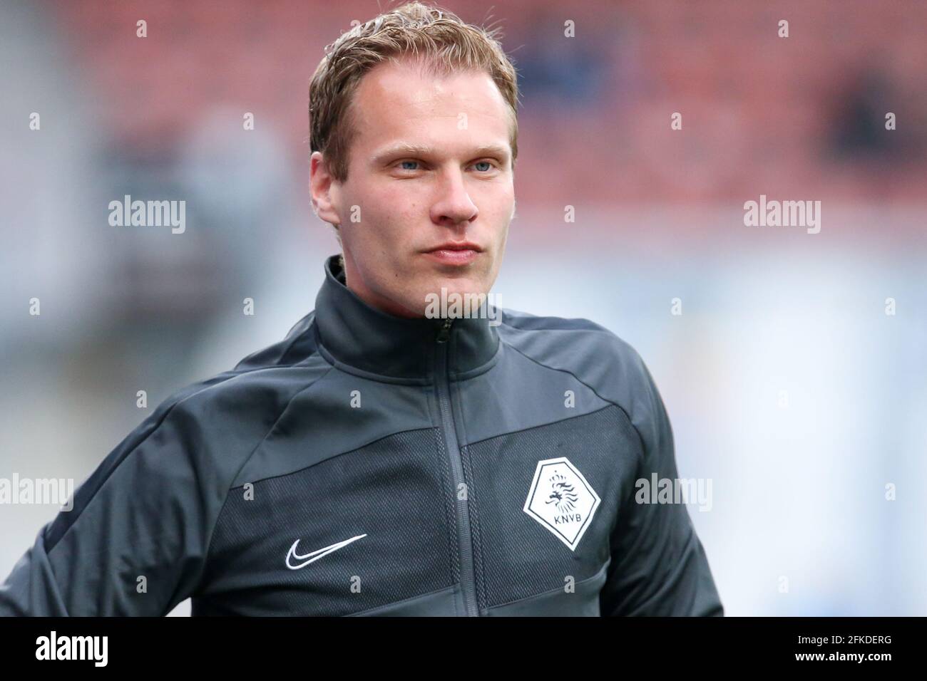 MAASTRICHT, PAESI BASSI - 30 APRILE: arbitro sjoerd Nanninga durante la partita olandese di Keukenkampioendivision tra MVV Maastricht e Volendam a De Geusselt il 30 aprile 2021 a Maastricht, Paesi Bassi (Foto di Perry vd Leuvert/Orange Pictures) Foto Stock