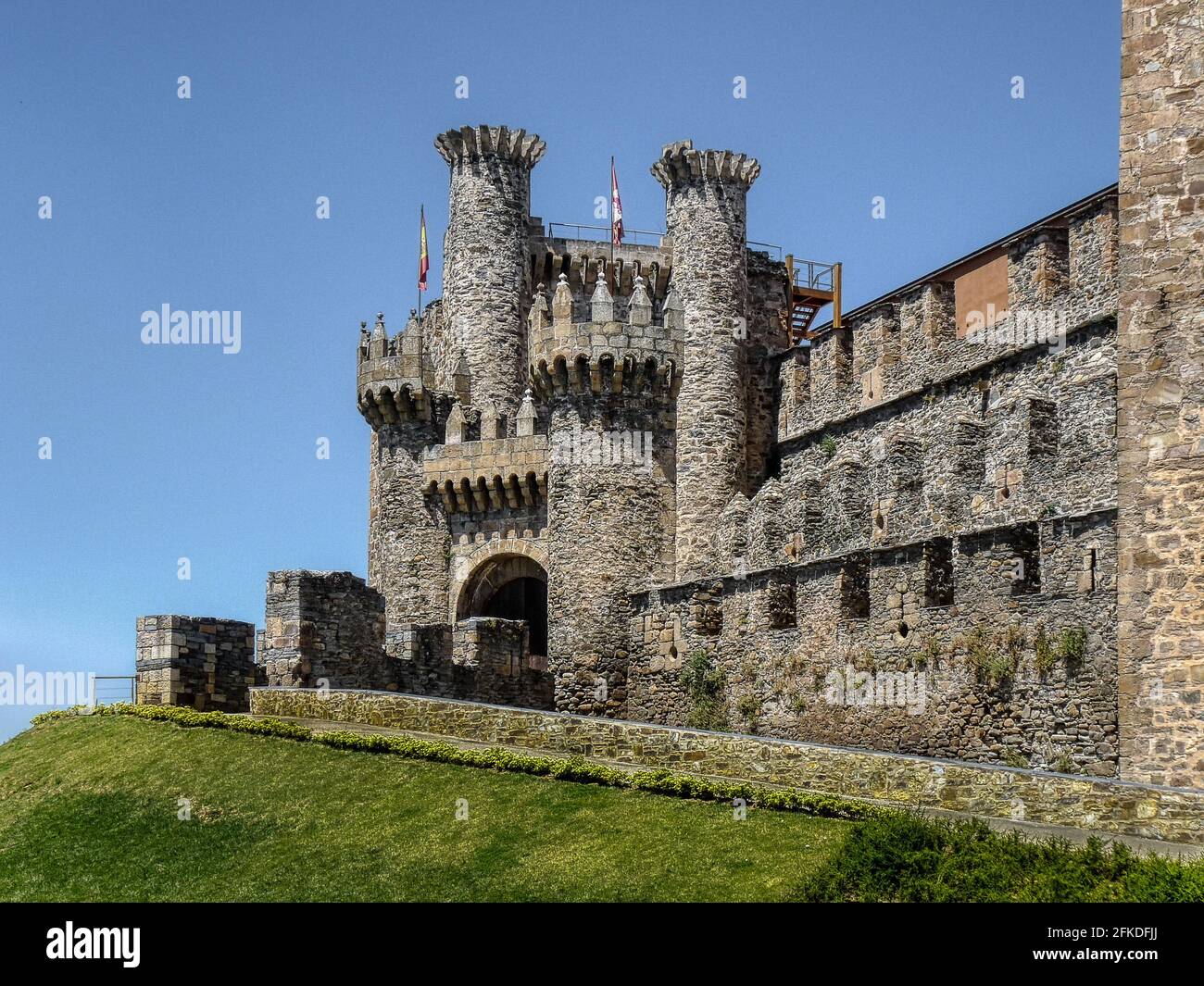 Il castello dei Cavalieri Templari a Ponferrada, Spagna, 17 luglio 2021 Foto Stock