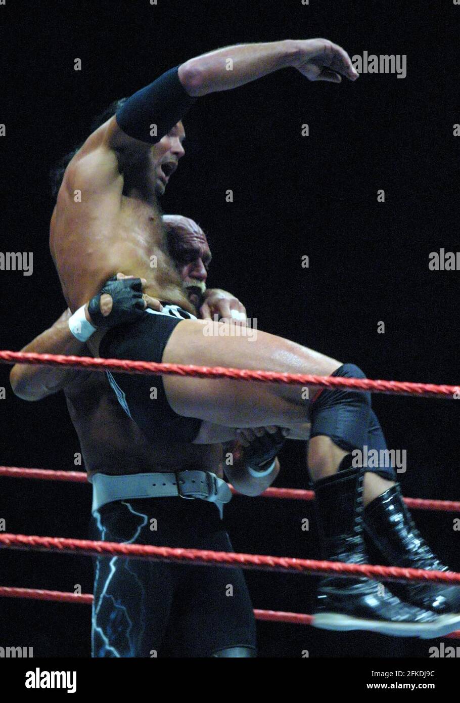 Razor Ramon Hugging Rasoio ramon immagini e fotografie stock ad alta risoluzione - Alamy