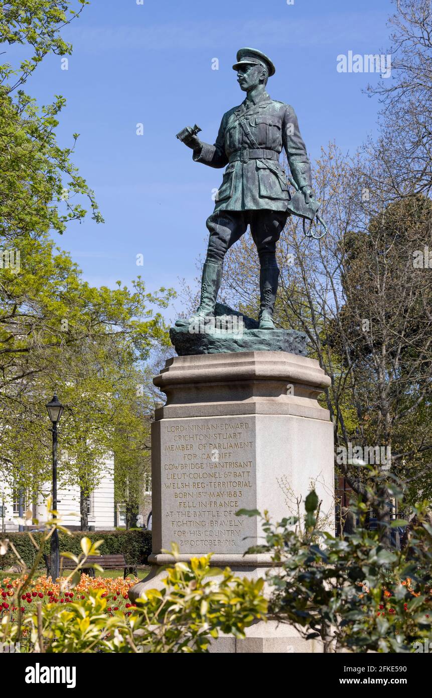 Statua di Lord Ninian Edward Crichton Stuart a Gorsedd Gardens, Cathays Park, Cardiff, Galles, Regno Unito Foto Stock