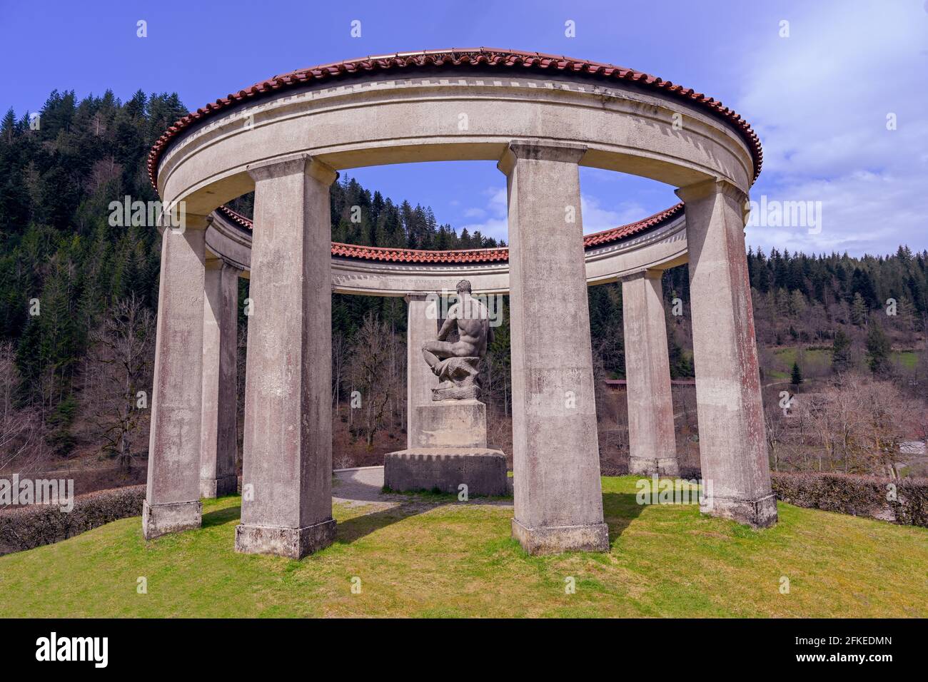Il memoriale di guerra presso le rovine del monastero di tutti i Santi nella Foresta Nera. Baden Wuerttemberg, Germania, Europa Foto Stock
