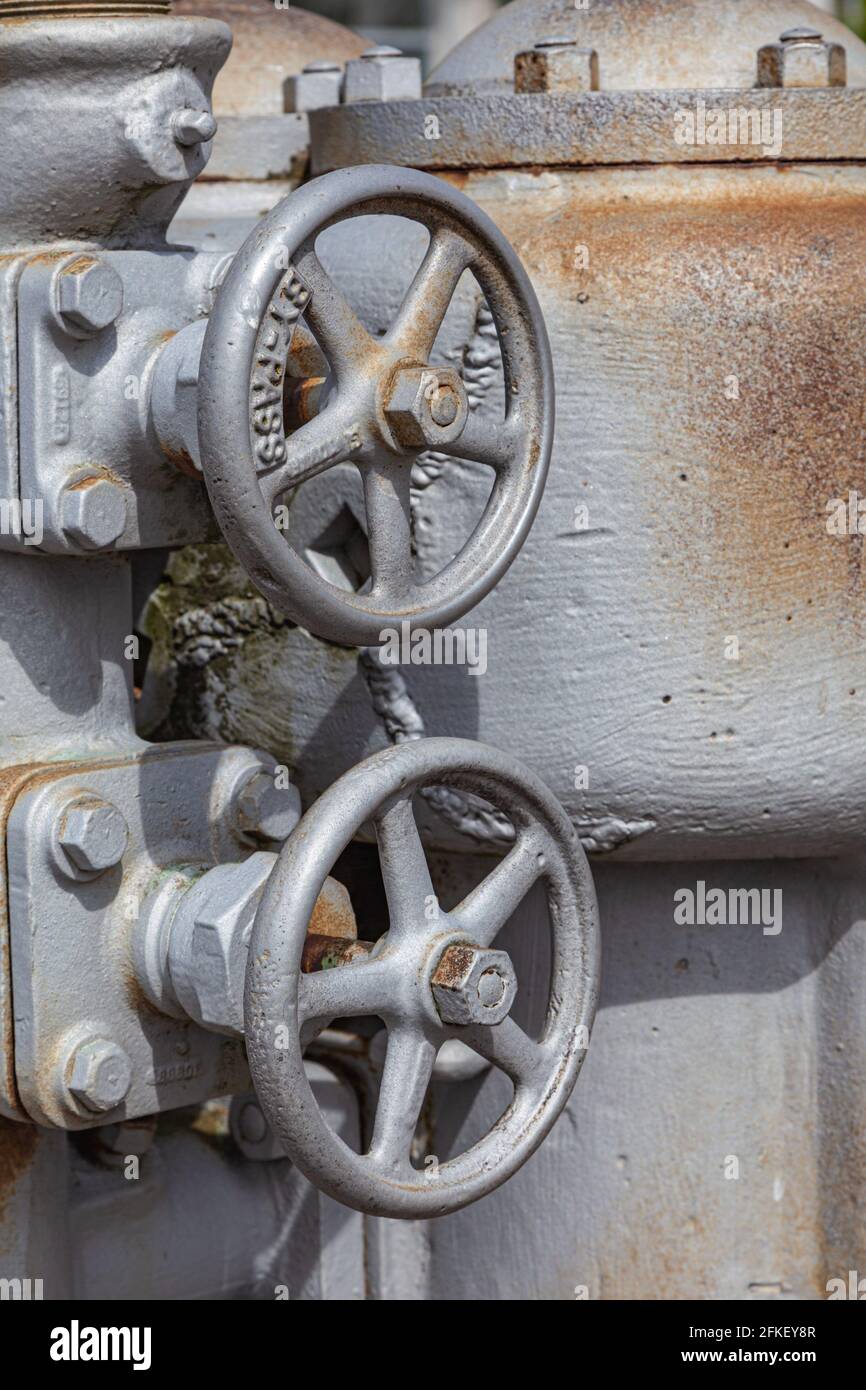 Attrezzature industriali d'epoca esposte come pezzi d'arte pubblica lungo il Lungomare di Steveston nella British Columbia Canada Foto Stock
