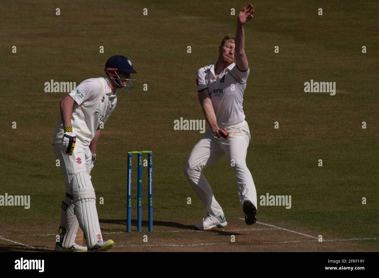 Chester le Street, Inghilterra, 1 maggio 2021. Bowling Liam Norwell per Warwickshire CCC contro Durham CCC in una partita LV Insurance County Championship al Riverside Ground, Chester le Street. Credit: Colin Edwards/Alamy Live News. Foto Stock