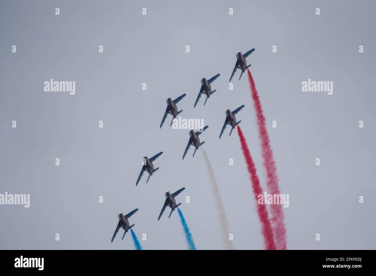 Le frecce rosse mostrano la squadra su Jersey Foto Stock