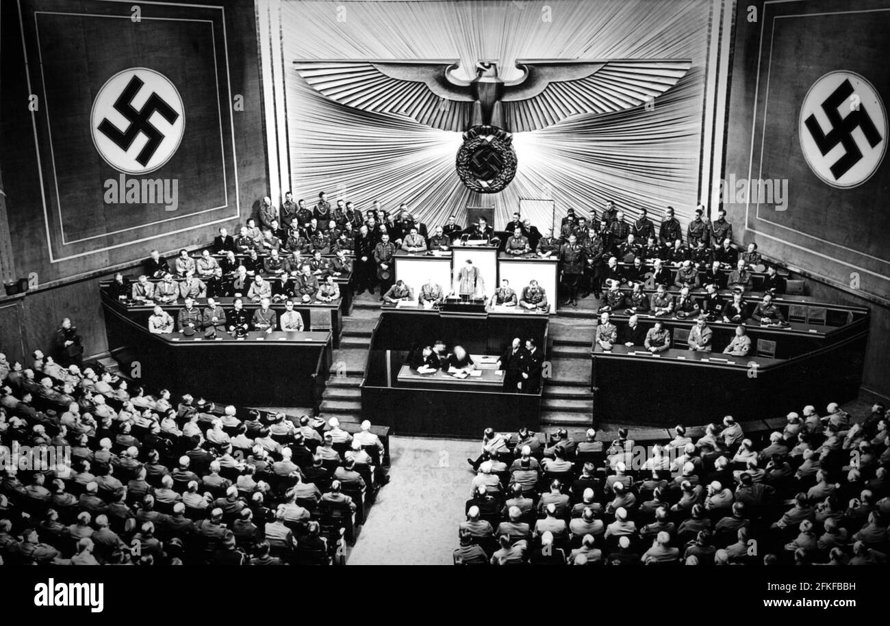 ADOLF HITLER al Reichstag Foto Stock