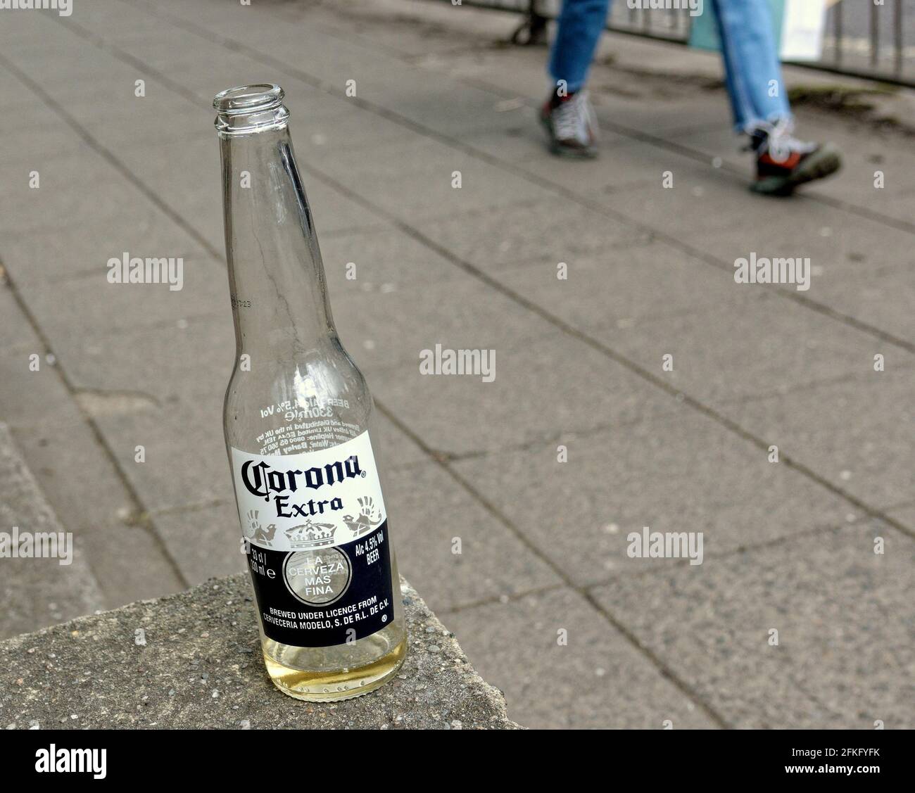 Glasgow, Scozia, Regno Unito. 1 maggio 2021. Regno Unito Meteo: Il sole ha visto strade molto trafficate mentre la gente del posto ha accolto l'estate in città. La città ha più di un problema di corona. . Credit: Gerard Ferry/Alamy Live News Foto Stock