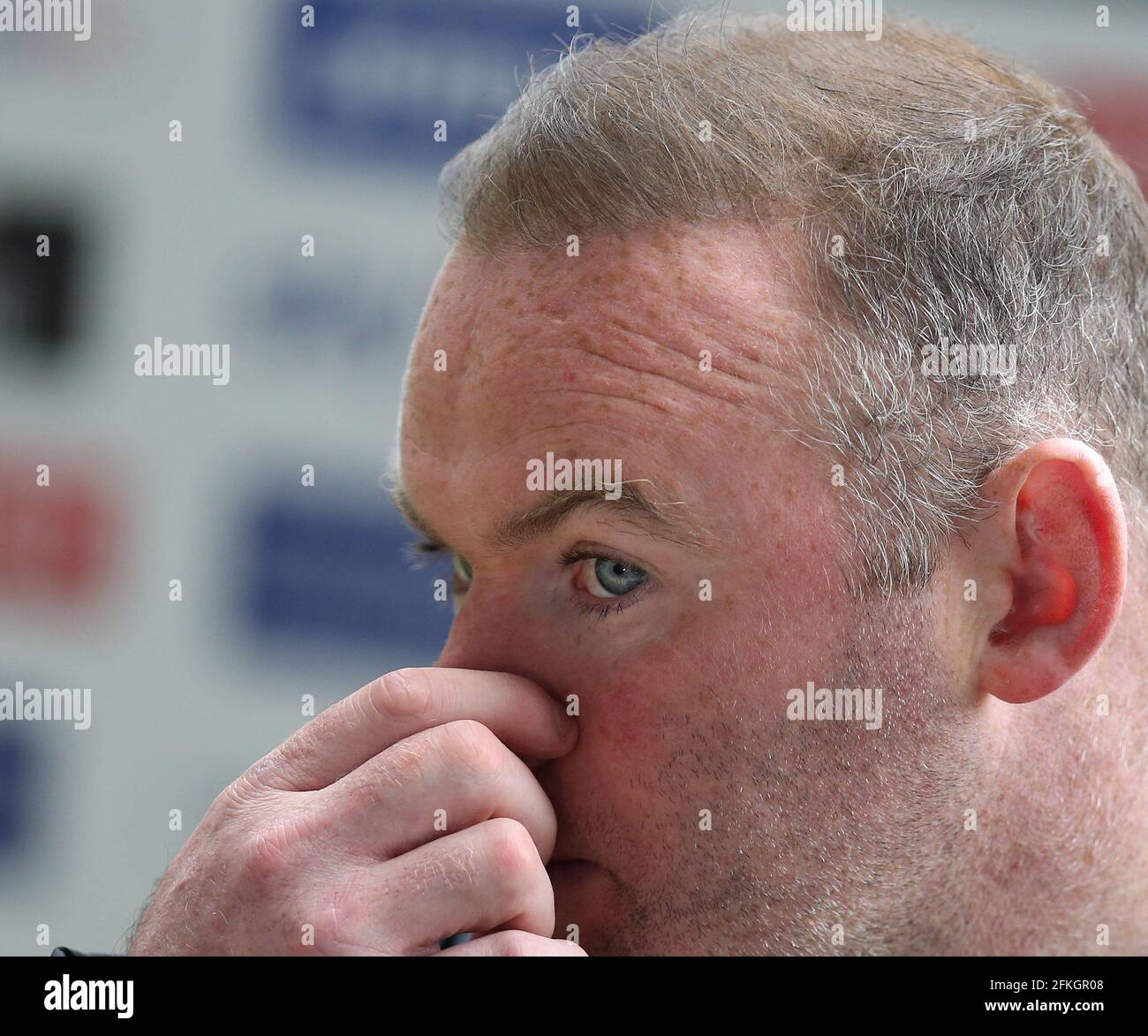 Swansea, Regno Unito. 01 Maggio 2021. Wayne Rooney, il direttore della contea di Derby si occupa dopo il gioco. EFL Skybet Championship, Swansea City contro Derby County al Liberty Stadium di Swansea sabato 1 maggio 2021. Questa immagine può essere utilizzata solo per scopi editoriali. Solo per uso editoriale, è richiesta una licenza per uso commerciale. Nessun utilizzo nelle scommesse, nei giochi o nelle pubblicazioni di un singolo club/campionato/giocatore. pic di Andrew Orchard/Andrew Orchard sports photography/Alamy Live news Credit: Andrew Orchard sports photography/Alamy Live News Foto Stock