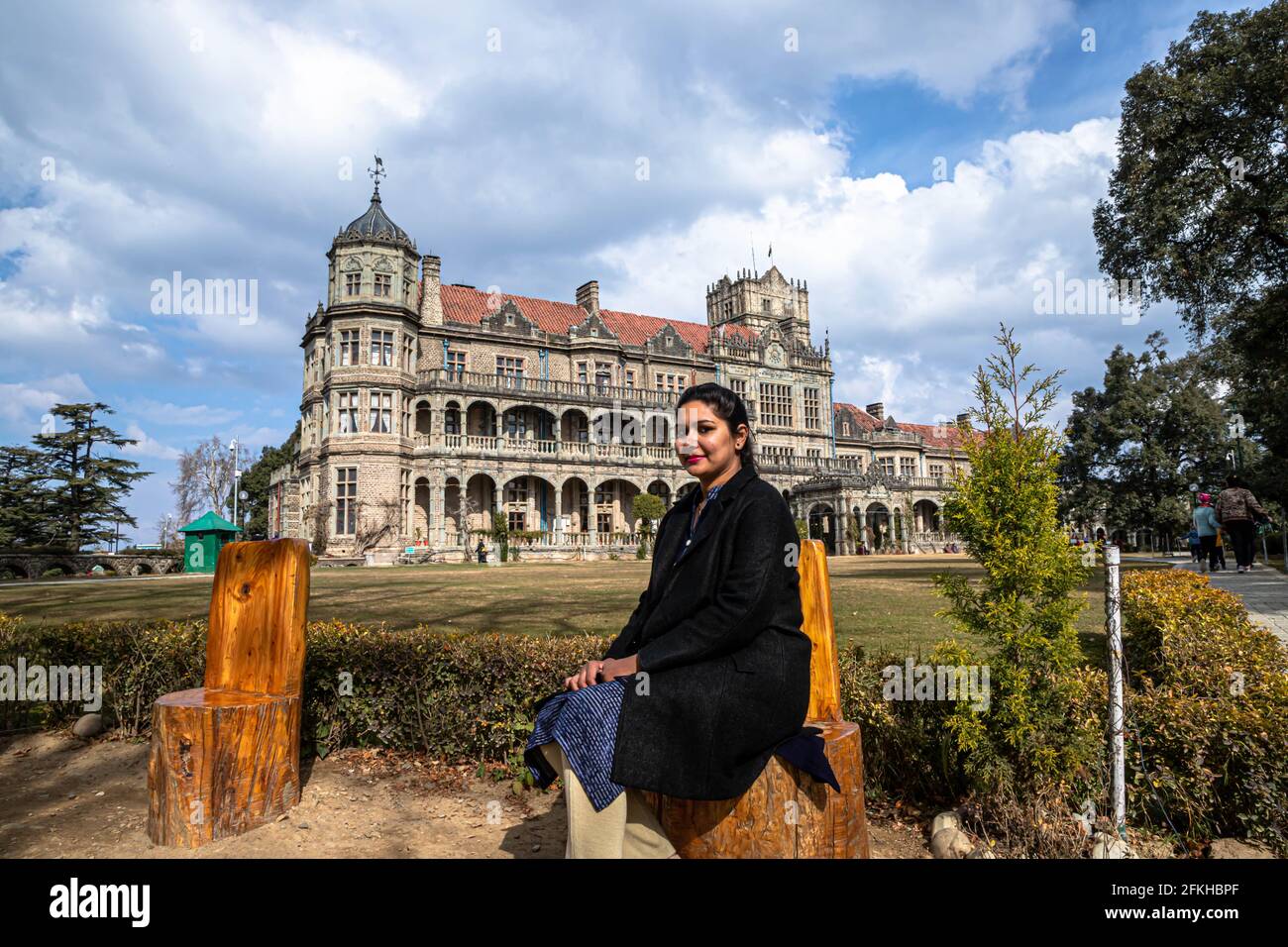 ritratto di una donna presso l'istituto indiano di studi avanzati nel shimla.it è un'istituzione basata sulla ricarica a shimla, himachal pradesh. Foto Stock