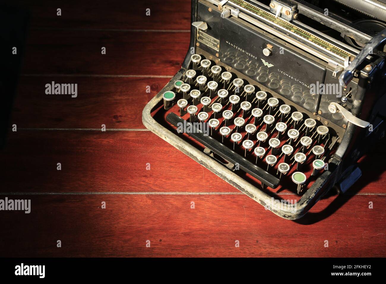 Vintage Typewriter - Antik Schreibmaschine - retro - una pace della storia - Ein Stück Geschichte - BookCover Foto Stock