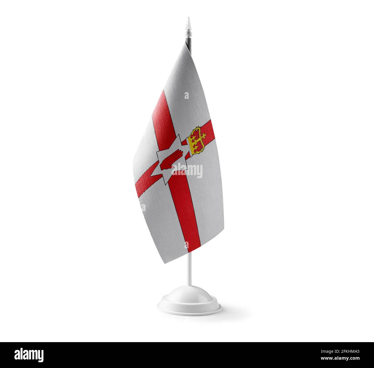 Bandiera nazionale dell'Irlanda del Nord su sfondo bianco Foto Stock