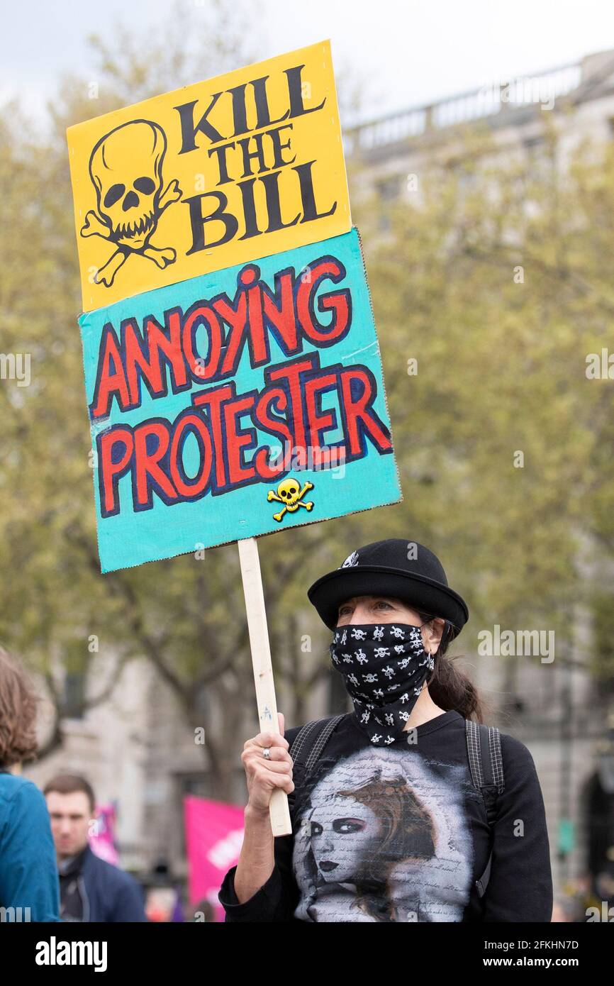 Le folle raccolgono la protesta di Kill the Bill contro il Police and Crime Bill che il governo ha approvato in legge nel Regno Unito. Foto Stock