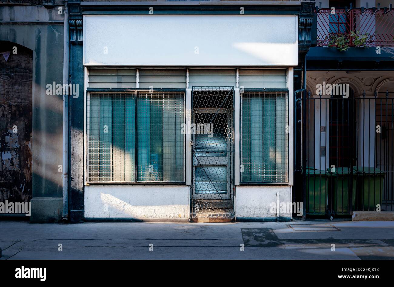 Chiuso il Shop Front significa la morte dei negozi High Streetand che lottano a causa della chiusura. Londra, Inghilterra, Regno Unito Foto Stock