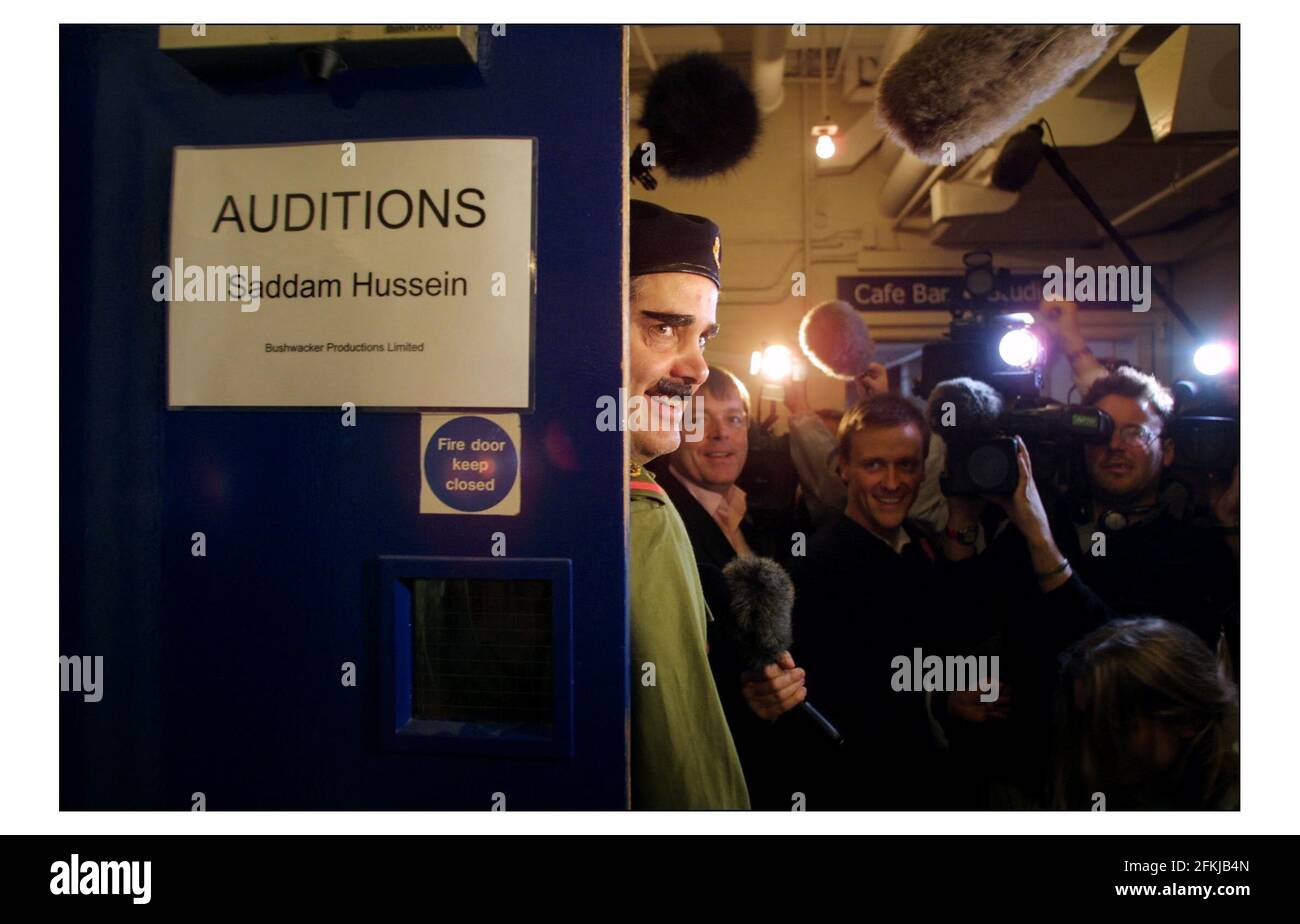 Audizioni aperte per i lookalikes di Saddam Hussein presso i Riverside Studios, Hammersmith. Michael Grade e Raymond Gubbay stanno coproducendo un nuovo lavoro di Alistair Beaton, che aprirà nel West End questa estate.pic David Sandison 1/5/2003 Foto Stock