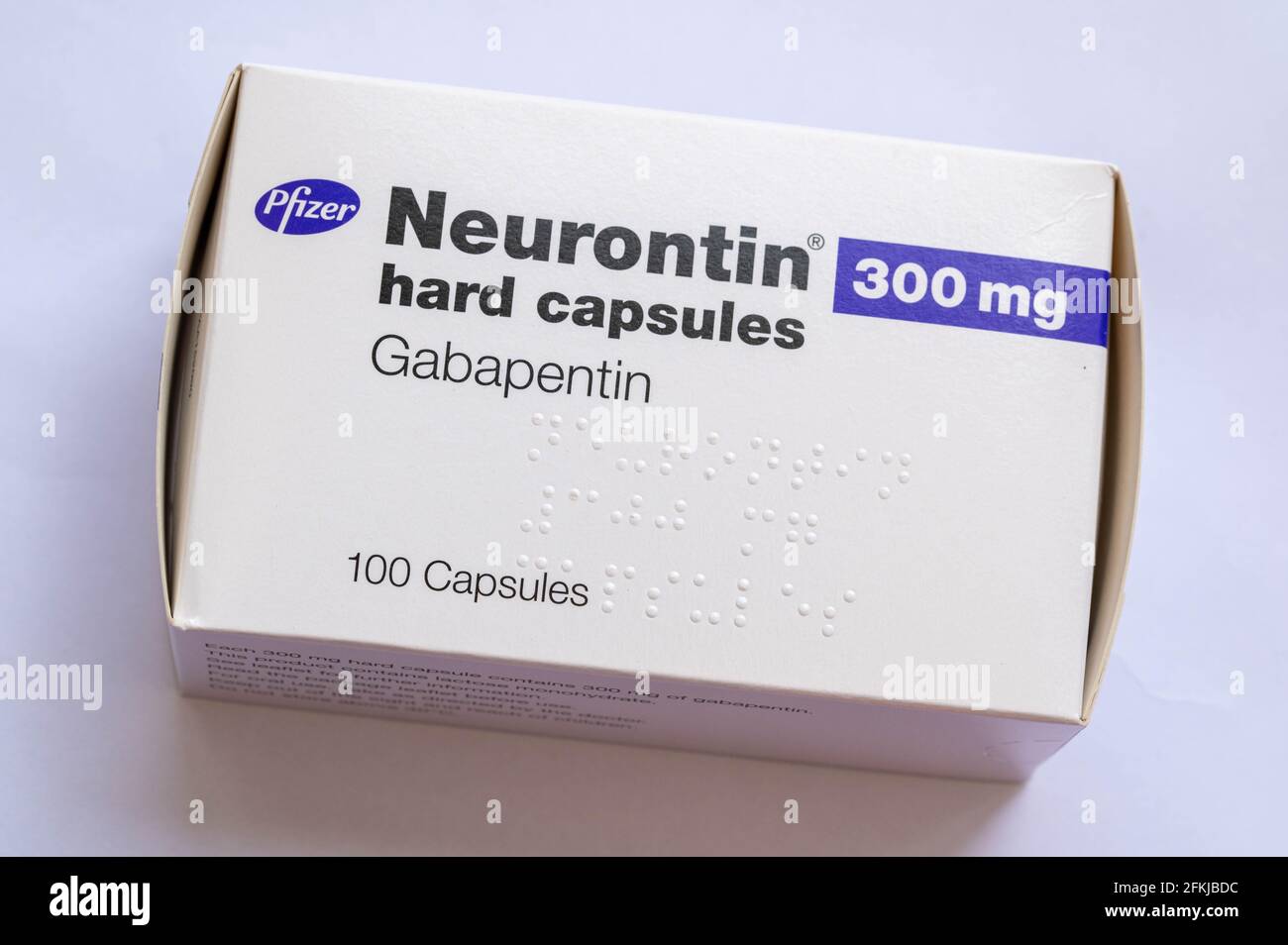 Immagine di una scatola di 300 microgrammi di compresse di Neurontin Gabapentin per il trattamento del dolore neuropatico periferico come la neuropatia diabetica dolorosa Foto Stock