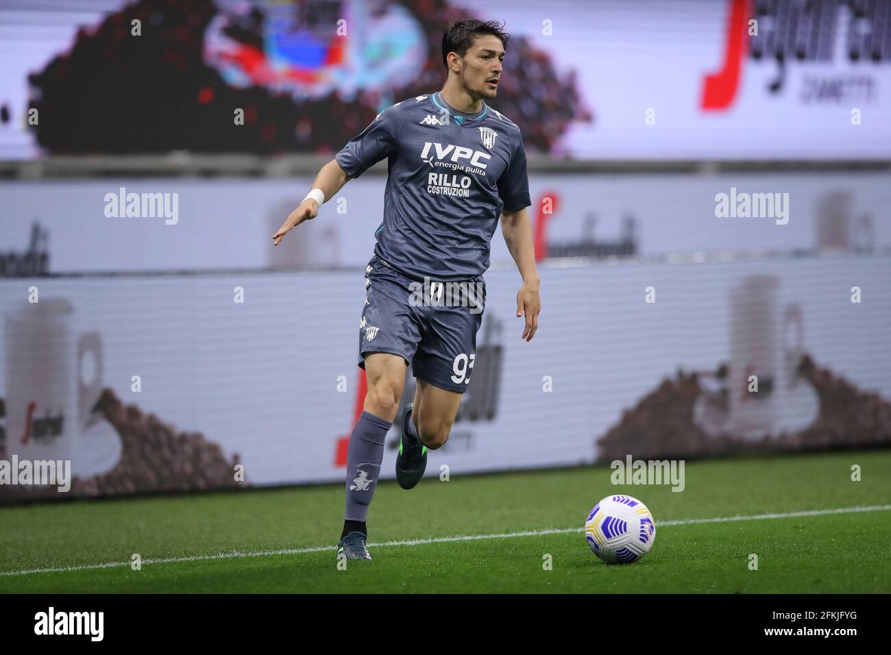 Milano, Italia, 1 maggio 2021. Federico Barba di Benevento Calcio durante la Serie A partita a Giuseppe Meazza, Milano. Il credito immagine dovrebbe essere: Jonathan Moscrop / Sportimage Credit: Sportimage/Alamy Live News Foto Stock