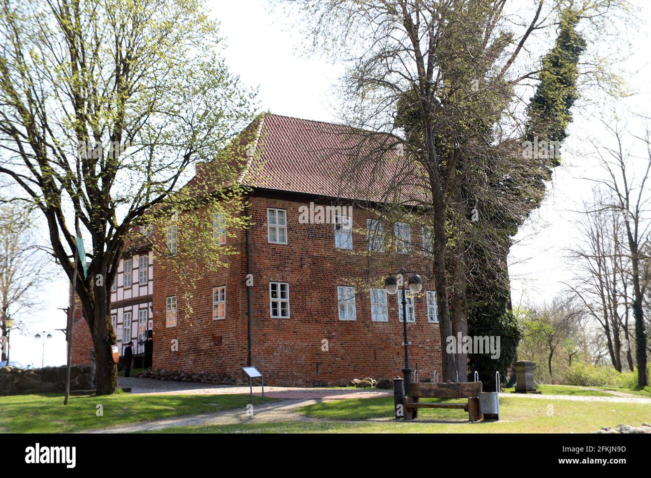 Burg Bodenteich, ehemallie Wasserburg aus dem Mittelalter, Bad Bodenteich, Niedersachsen, Deutschland Foto Stock