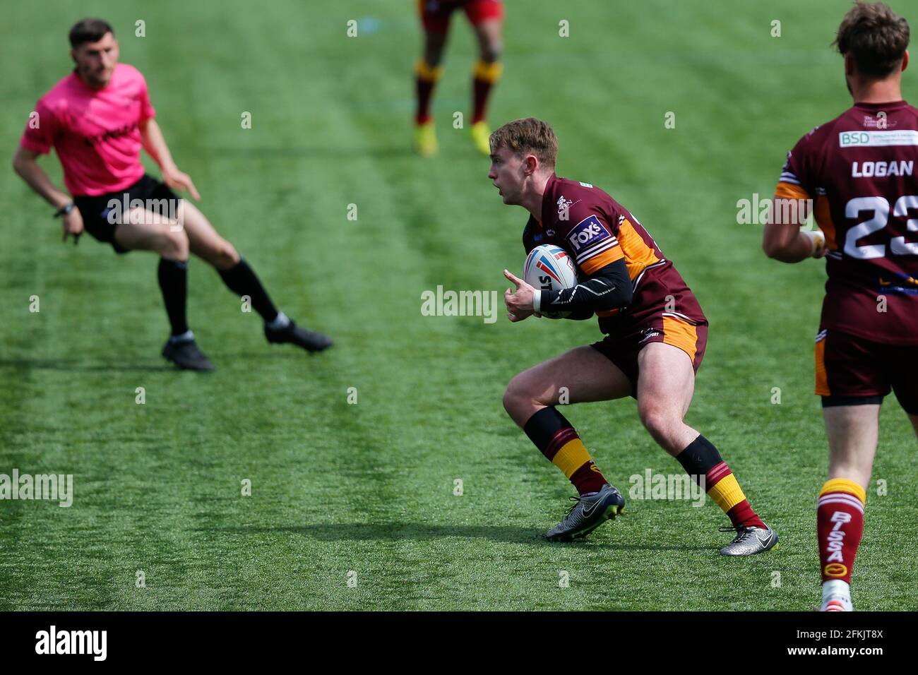 Newcastle, Regno Unito. 20 Marzo 2021. NEWCASTLE UPON TYNE, REGNO UNITO. 2 MAGGIO. Elliott Hall of Batley Bulldogs in azione durante la partita TRA Newcastle Thunder e Batley Bulldogs a Kingston Park, Newcastle, domenica 2 maggio 2021. (Credit: Chris Lishman | MI News) Credit: MI News & Sport /Alamy Live News Foto Stock