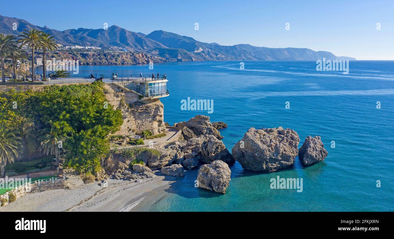 Balcon de Europa, balcone d'Europa, piattaforma panoramica e punto di riferimento della città costiera Nerja, Andalusia, Costa del Sol, Spagna Foto Stock