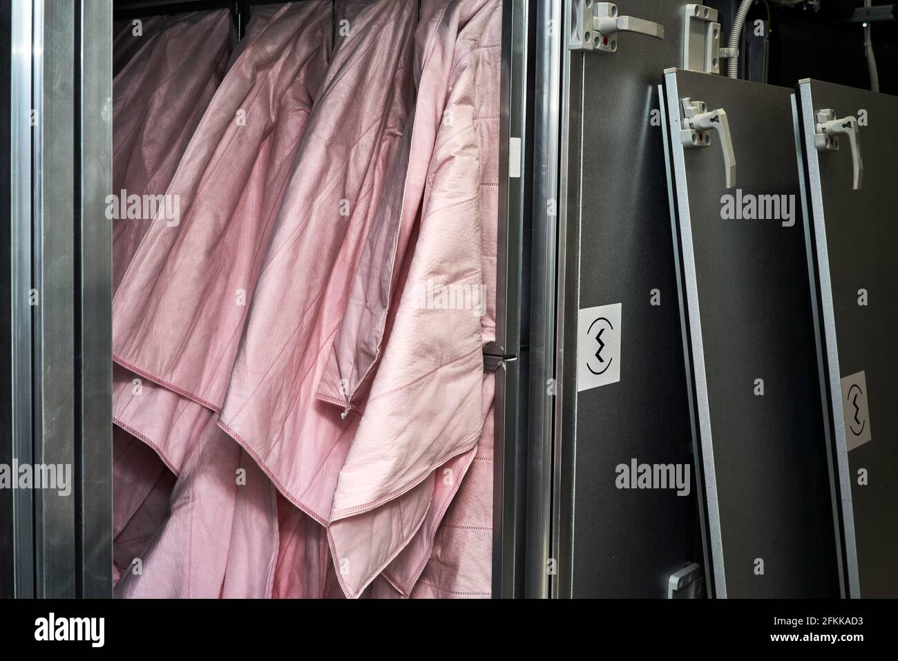 nuovi filtri esterni interni dell'unità di trattamento aria montati Foto Stock