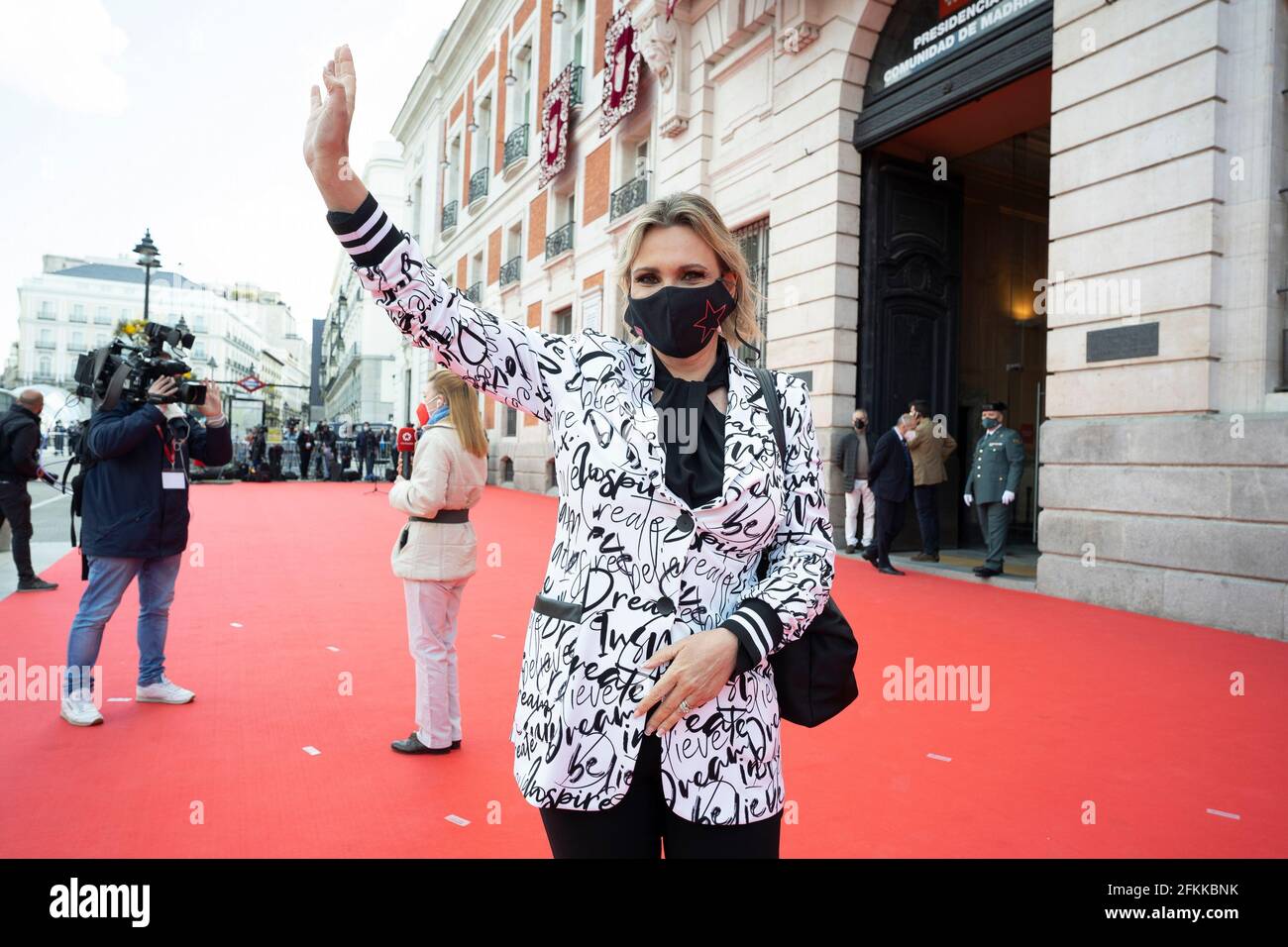 Madrid, Spagna. 02 maggio 2021. La cantante Ainhoa Arteta partecipa alla cerimonia civico-militare a Puerta del Sol in occasione della Giornata della Comunità di Madrid. (Foto di Oscar Fuentes/SOPA Images/Sipa USA) Credit: Sipa USA/Alamy Live News Foto Stock