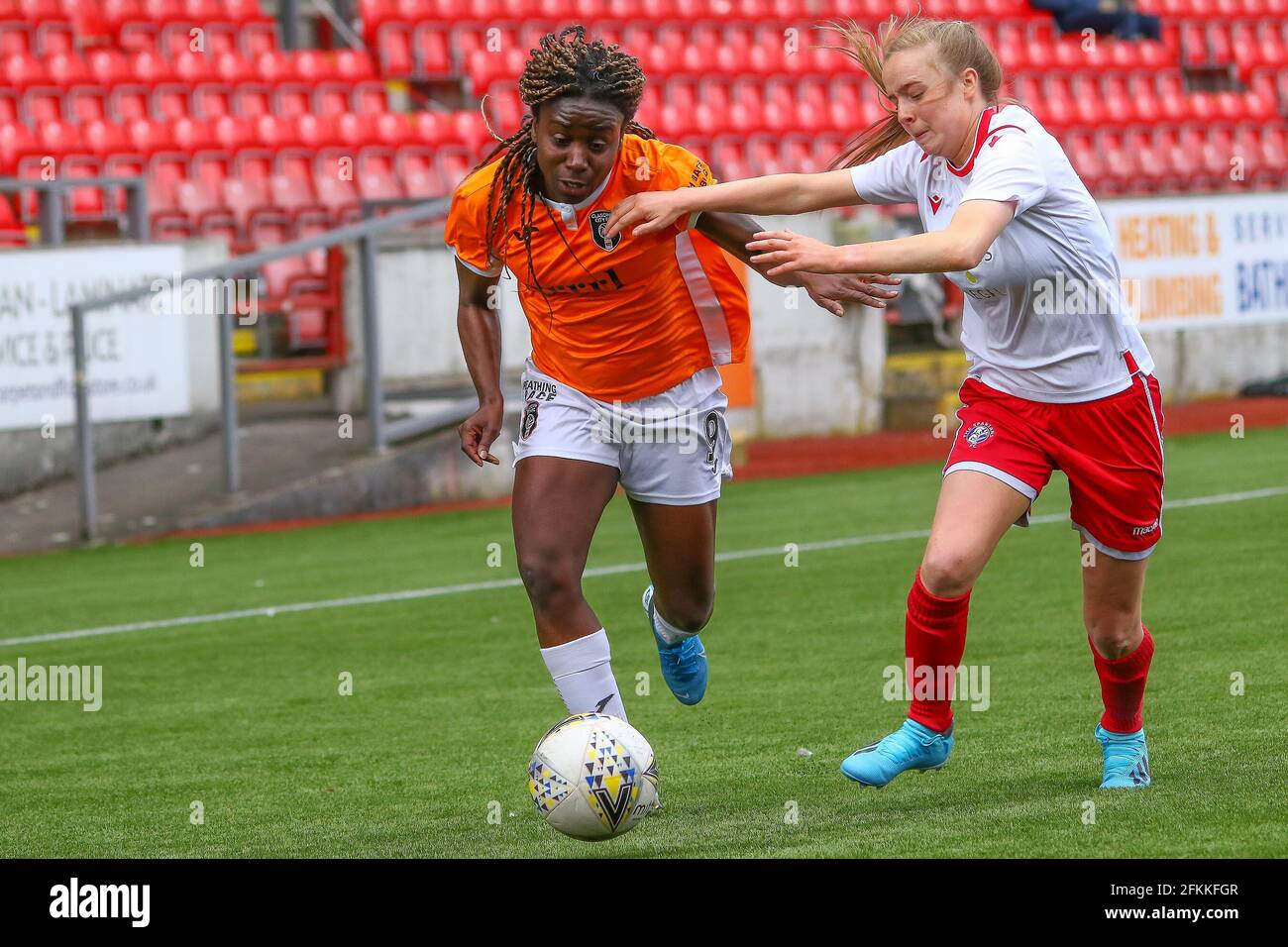 Cumbernauld, Lanarkshire settentrionale, Scozia, Regno Unito. 2 maggio 2021. Ode Fulutudilu (n.9) del Glasgow City FC si muove verso l'obiettivo durante la Scottish Building Society Scottish Women's Premier League 1 Fixture Glasgow City vs Spartans, Broadwood Stadium, Cumbernauld, North Lanarkshire. 02/05/2021 | Credit Colin Poultney/Alamy Live News Foto Stock