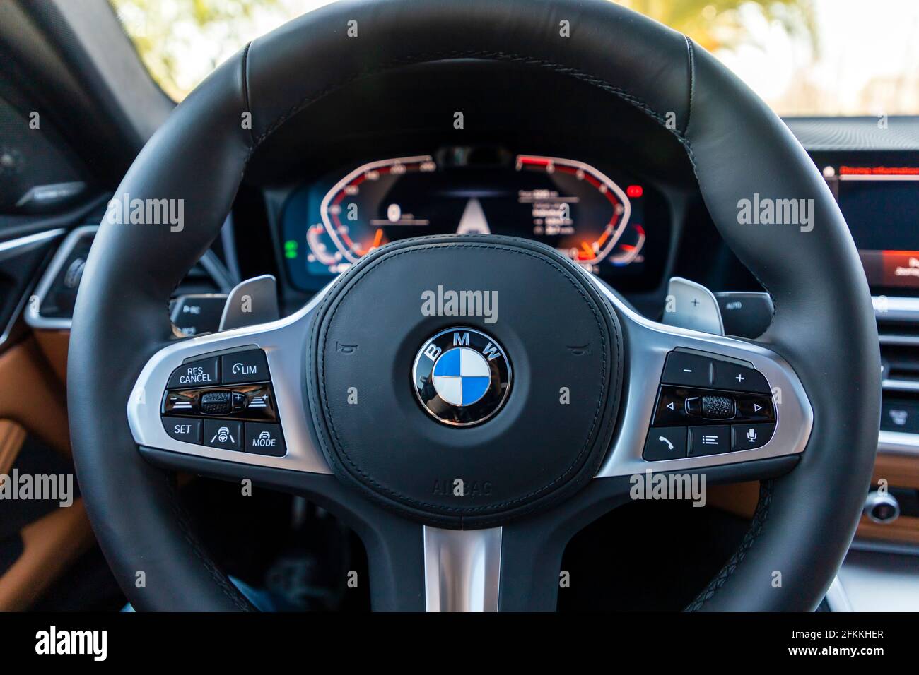 BMW Serie 4 è una gamma di auto executive compatte prodotte da BMW. Presenta interni di lusso. Foto Stock