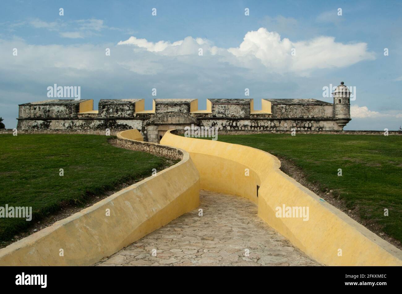 El fuerte de San José el Alto de Campeche, erigido para enfrentar a los ingleses, y que resistió sitios yucatecos y franceses, es una estruttura sin b Foto Stock