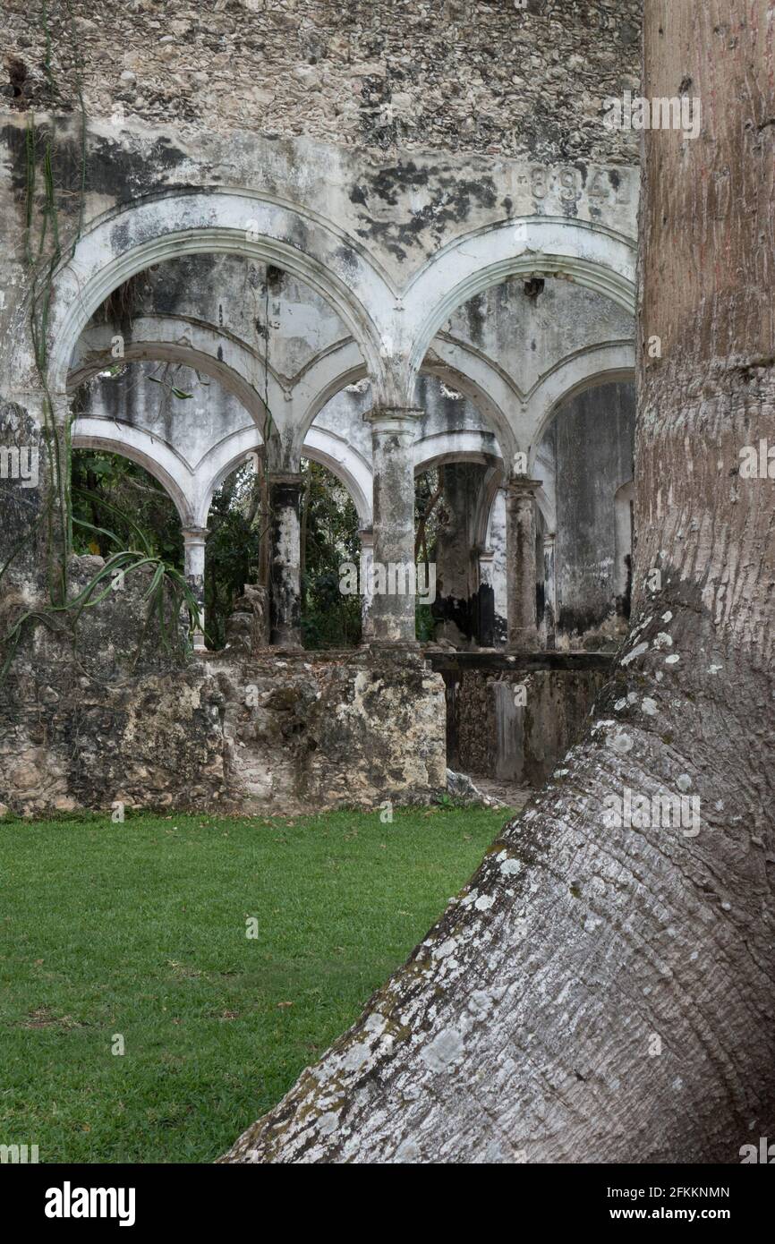 La Hacienda Uayamón localizada a 27 km de la ciudad De Campeche tuvo sus orígenes en el siglo XVI cuando su actividad era la ganadería y el cultio de Foto Stock