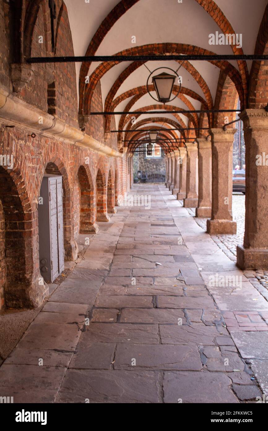 Le colonne dell'antica chiesa di Santa Maria a Lubecca, nel nord della Germania Foto Stock