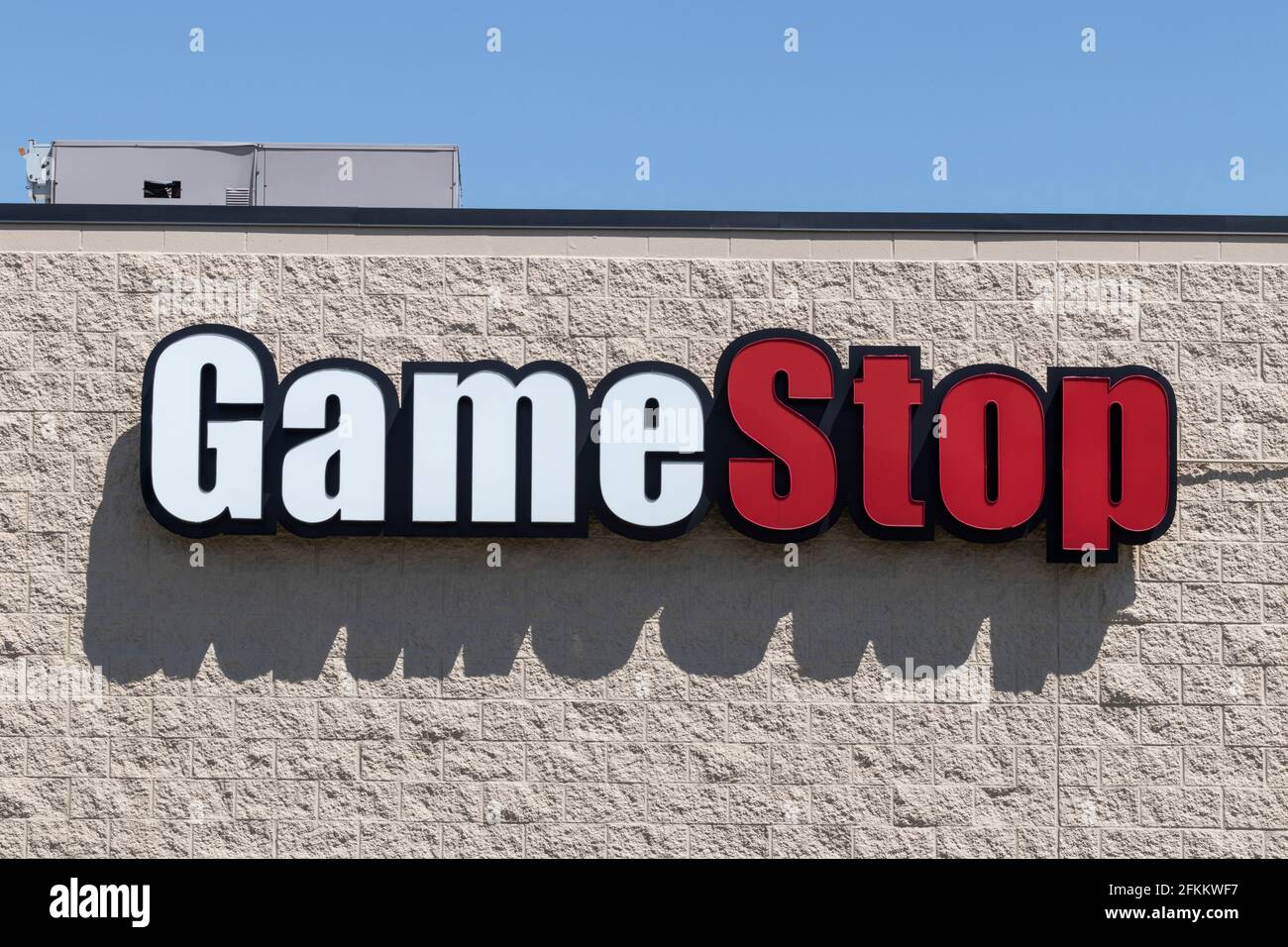 Indianapolis - circa 2021 maggio: Posizione del centro commerciale di stripMall di Gamestop. Gamestop è un rivenditore di videogiochi e di elettronica. Foto Stock