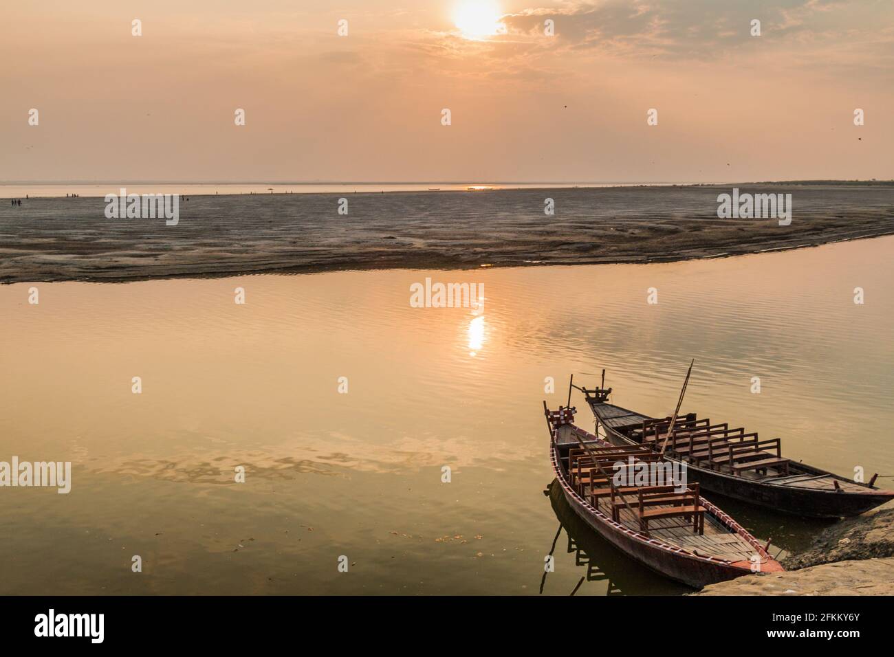 Tramonto sul fiume Padma a Rajshahi, Bangladesh Foto Stock
