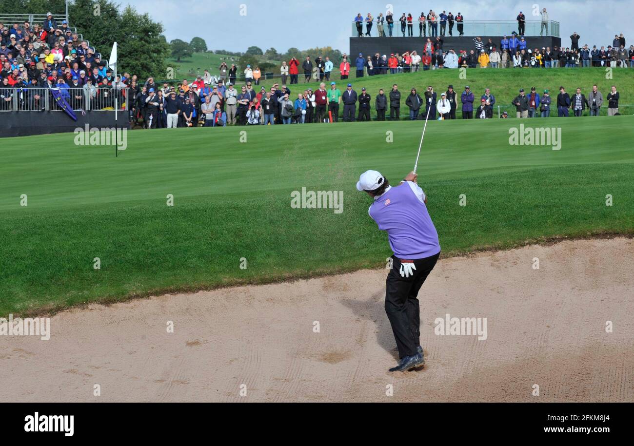 2010 38° RYDER CUP AL CELTIC MANOR RESORT WALES. 1 ottobre 2010, 2ndDAY FOURSOMES. . MICKELSON BUNKER DAL 14. IMMAGINE DAVID ASHDOWN Foto Stock