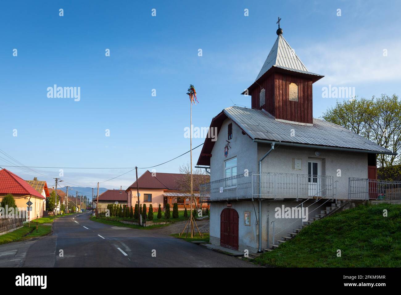 Stazione dei vigili del fuoco nel villaggio di Velky Cepcin, regione Turiec, Slovacchia. Foto Stock