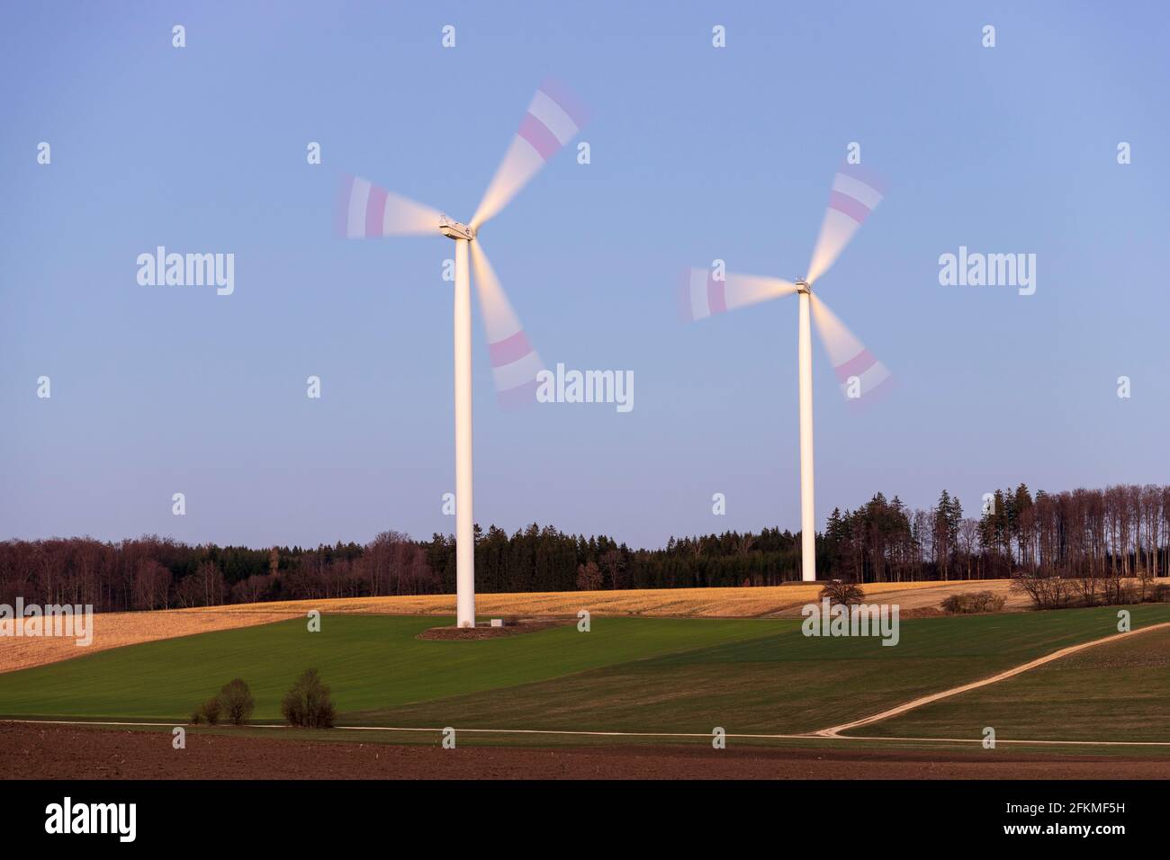Parco eolico, turbine eoliche, turbine eoliche, Baden-Wuerttemberg, Germania Foto Stock