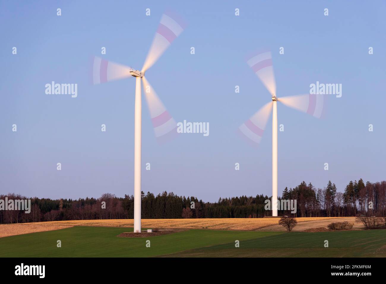Parco eolico, turbine eoliche, turbine eoliche, Baden-Wuerttemberg, Germania Foto Stock