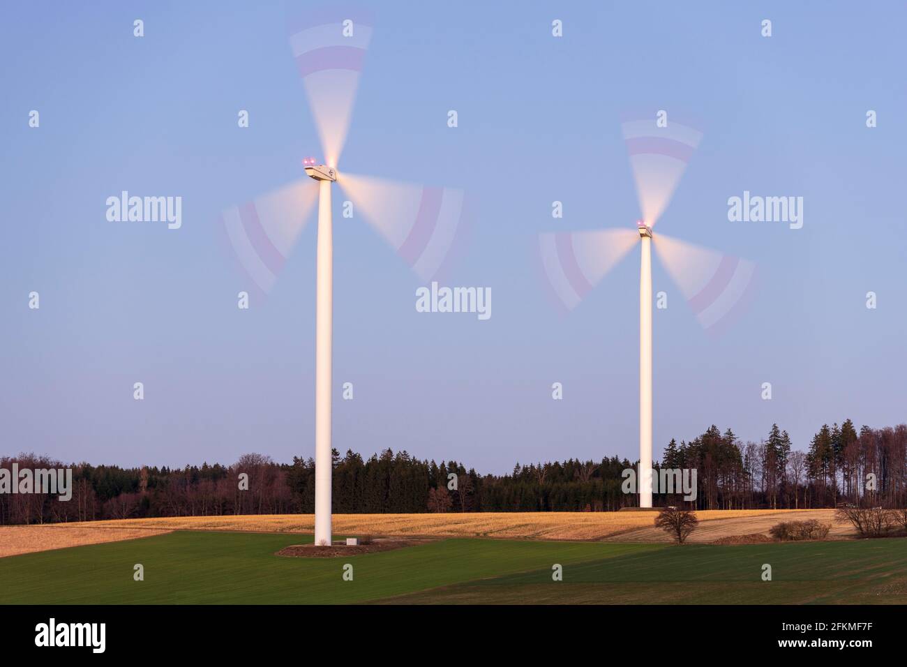 Parco eolico, turbine eoliche, turbine eoliche, Baden-Wuerttemberg, Germania Foto Stock
