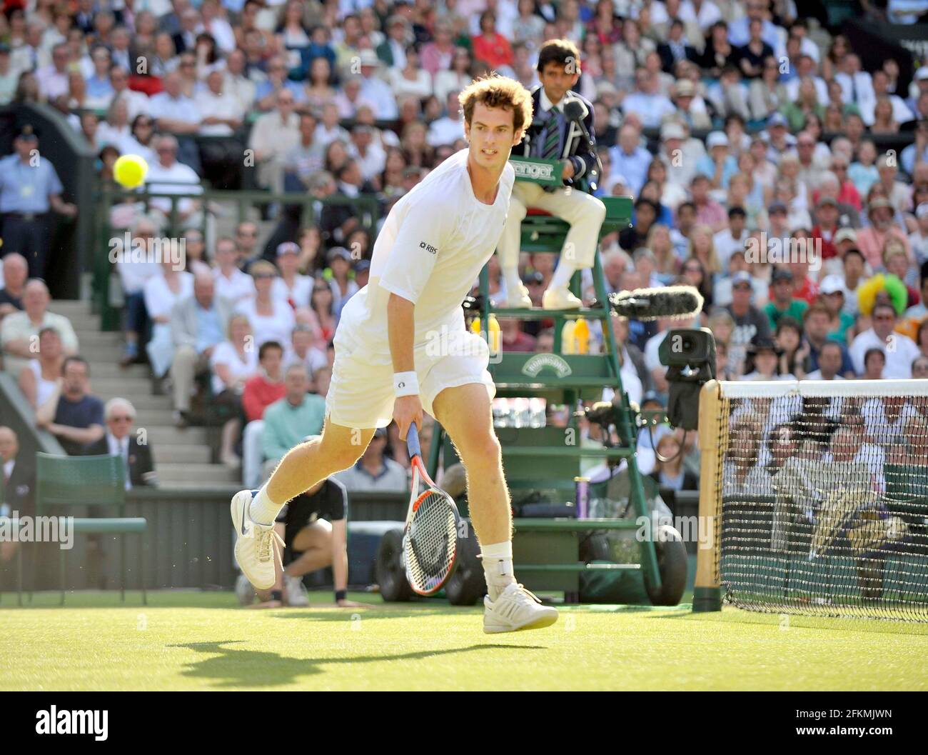WIMBLEDON CAMPIONATI DI TENNIS 2008. 7° GIORNO 30/6/2008 E MURRAY DURANTE LA SUA PARTITA CON R.GASQUET. IMMAGINE DAVID ASHDOWN Foto Stock