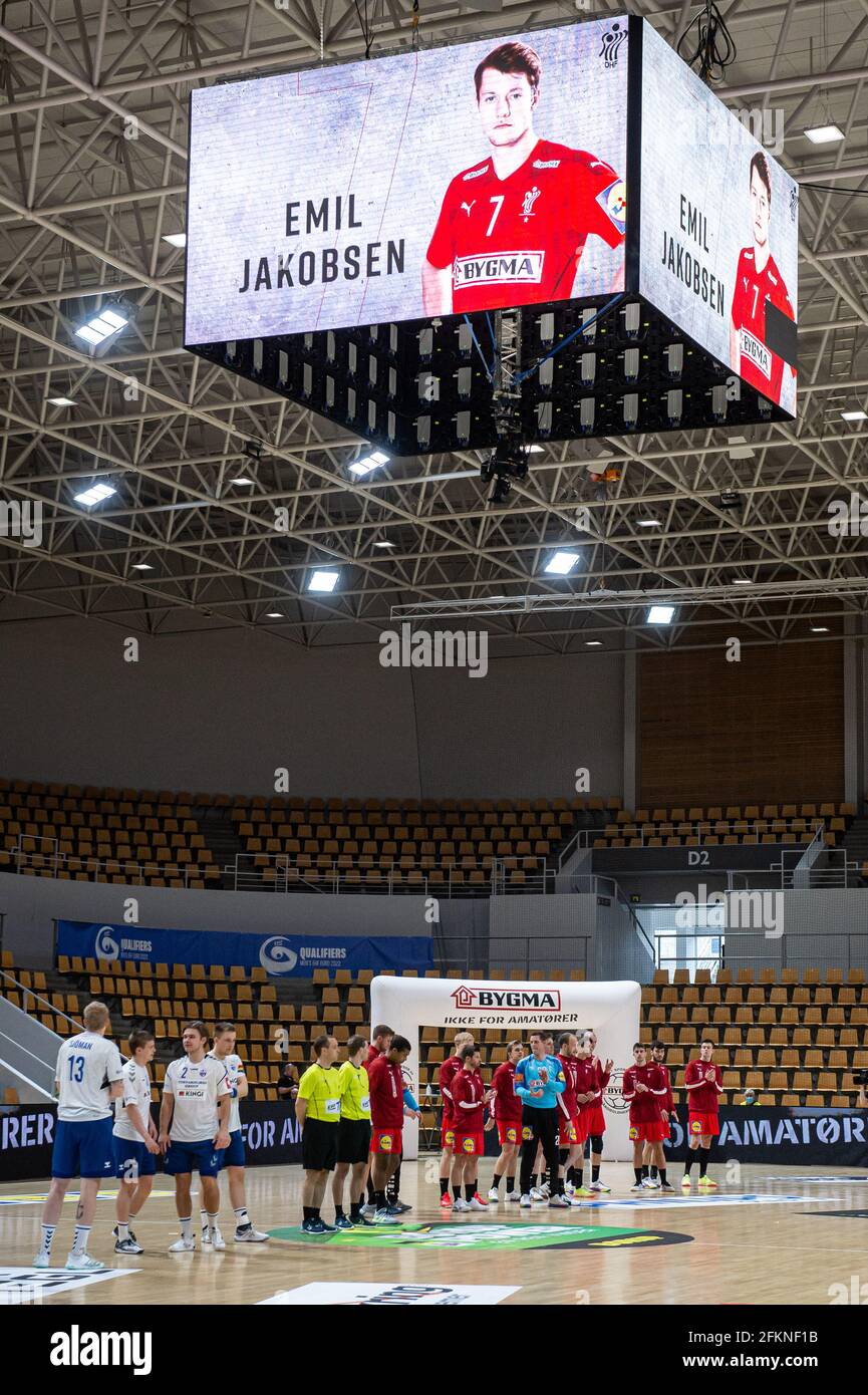 Aarhus, Danimarca. 02 maggio 2021. I giocatori della Danimarca hanno visto durante la presentazione del giocatore prima del qualificatore EFH EURO 2022 tra Danimarca e Finlandia alla Ceres Arena di Aarhus. (Photo Credit: Gonzales Photo/Alamy Live News Foto Stock